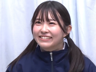 【MM号】部活帰りの女子校生！童顔ロリなバレーボール部女子がスクワットゲームに挑戦！【素人ナンパ】