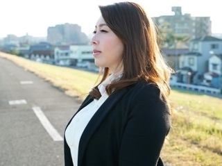 〖四十路熟女〗思いがけない再会 変わらない距離感 完熟ボディに心奪われてしまう