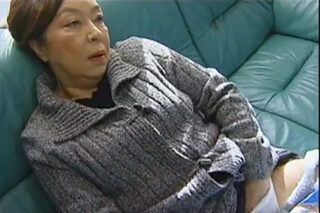 【HENRYドラマ】ああ不憫で可愛い娘のためとはいえ介護士とヤってると思うと妬けるわねぇ…私は旱だというのに