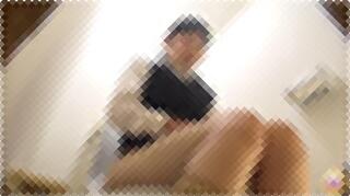 上品顔のOLが会社トイレで脱糞放尿。綺麗な小尻から出てくる下痢便うんこ。