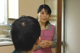 〈家政婦レイプ〉主が不在の家では使用人たちが我が物顔でセックス！それを覗いていた浮浪者が侵入してレイプ！ベッドが！（震