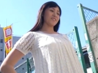 〖熟女ナンパ〗電マの刺激でアソコが濡れちゃった スケベモードに突入しちゃう熟妻