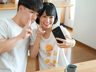 〚伊賀まこ〛超可愛い幼なじみを恋人の家に連れ込んだらピンクチクビを吸ってクリ舐め★★おしゃぶりさせたらスリル満点のSEX