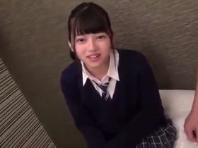 お悩み相談企画と称してナンパされた10代制服女子がモテないおじさんと極薄ラップ越しに素股体験！