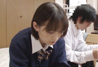 【女の先輩】「し、仕方ないわね…♡」練習とお願いしてスレンダー美乳おっぱいの先輩に頼んで素股からの無許可の膣内射精！