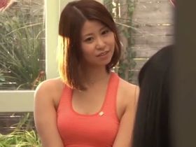 【ナンパ】男友達の勃起チンポでエッチな気分になった女子大生が素股から生ハメ中出し！