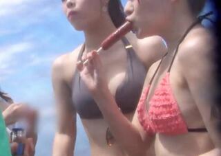めちゃくちゃ可愛いビキニの現役ＪＤを海ナンパで捕獲♡さっそくホテルに連れ込みスレンダーボディに即ハメしてノリノリＳＥＸ