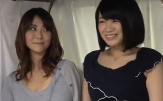 四十路の美熟女奥様と超キュートな19歳の美人娘！旦那に代わって寝取っちゃいました！