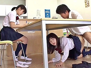 「ちょっと待って♡んっ♡あっ♡」彼女の友人とパコハメ！近くでもラブラブ寝取られ中出しセックス！