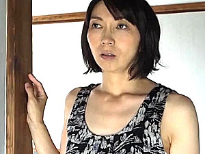 寝たきり夫を看病する艶っぽい人妻が近所の中年ハゲオヤジに抱かれビクビク痙攣アクメ！新尾きり子