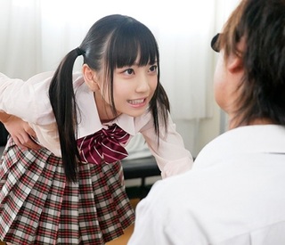 【女子校生足コキ】いたずら大好きですぐちんぽを責め立てフル勃起にして抜き絞る女子校生